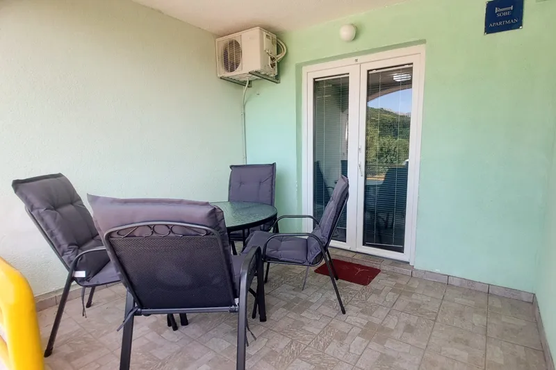 Apartman A3 – prostran smještaj u Podaci blizu mora balkon